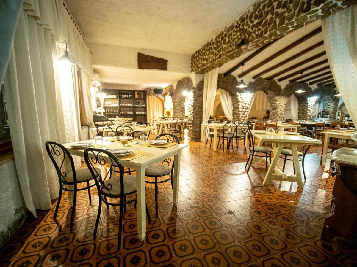 Giba Albergo Ristorante Locanda Rosella מראה חיצוני תמונה